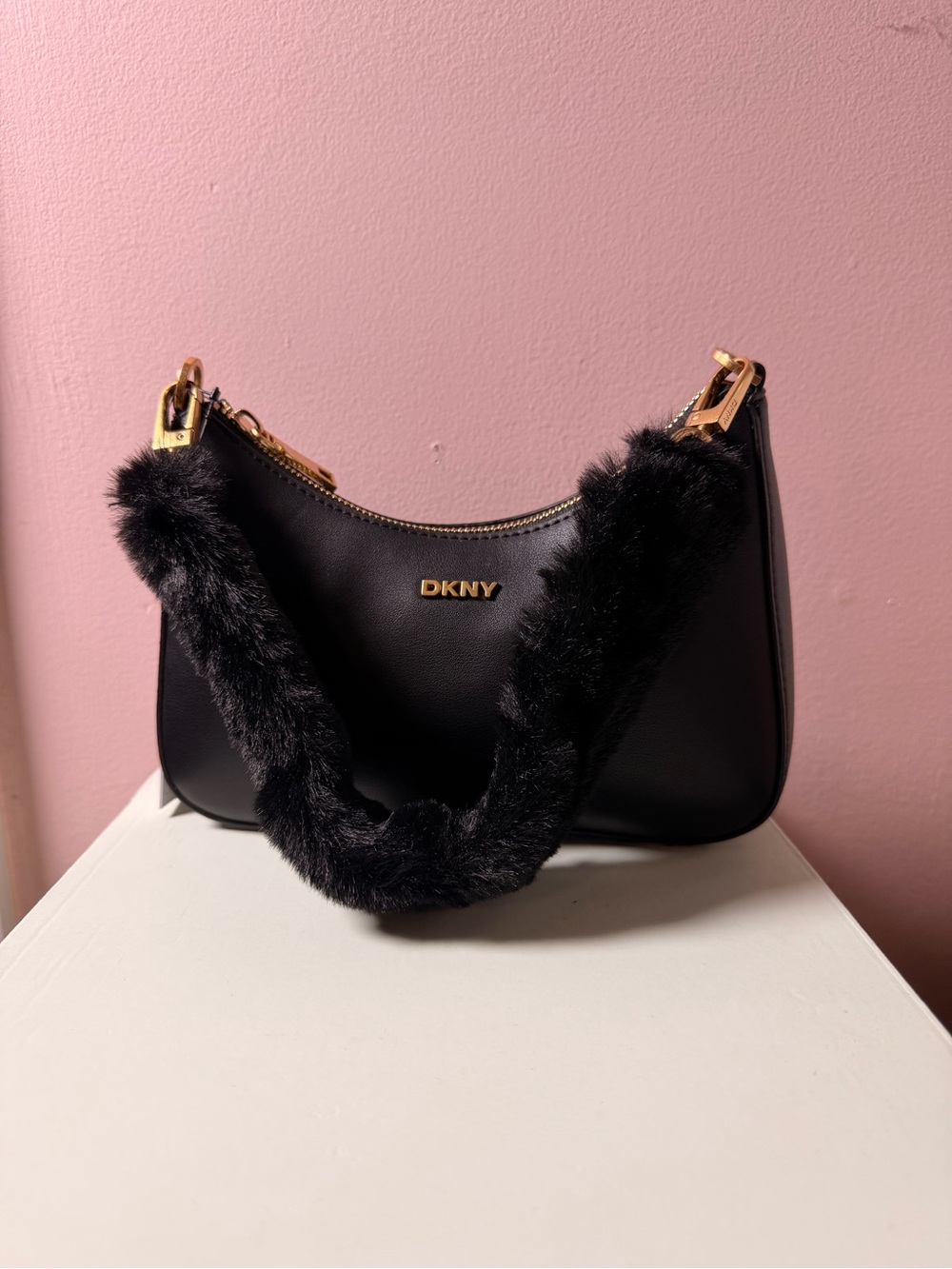 DKNY JENNA DEMI CROSSBODY BLACK GOLD NEW